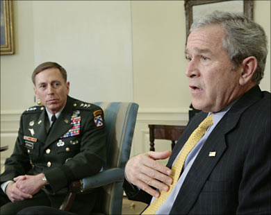 بوش في اجتماعه ببتريوس نفى عزمه توسيع رقعة الحرب لتشمل إيران 