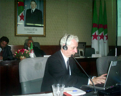 الخبير دانيال كوفمان قدم تقرير البنك الدولي بملتقى في الجزائر