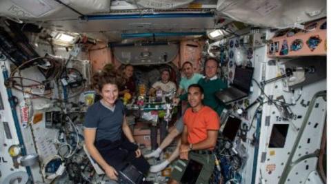 10 أشخاص استقبلوا العام الجديد في الفضاء