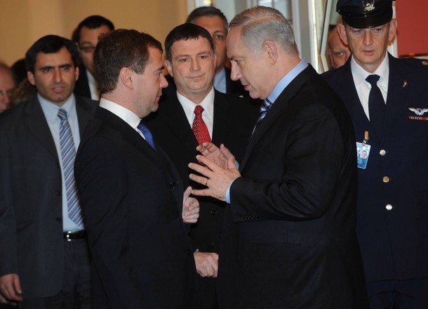 ميدفيدف ونتياهو خلال لقاء سابق
