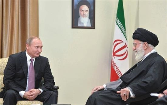 بوتين وخامنئي في طهران في 23 تشرين الثاني 2015