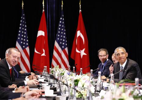 أردوغان: اجتماع عسكريي البلدين كفيل بحل جميع الأمور الضرورية (الأناضول) 
