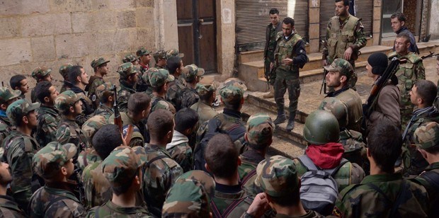 ضابط سوري: الجيش العربي السوري سيحرر ديرالزور بحلول نهاية الشهر.